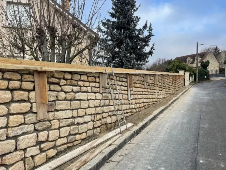 EDDB Mur en moellon
